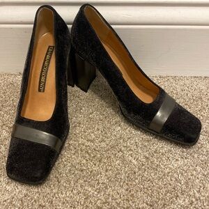 Beautiful Gianmarco Lorenzi velvety square toe pewter and black heels. Size 34.